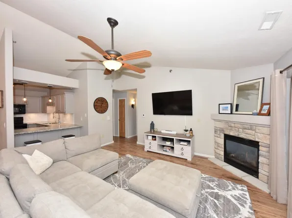 1441 Garay LANE #15, Port Washington, WI 53074