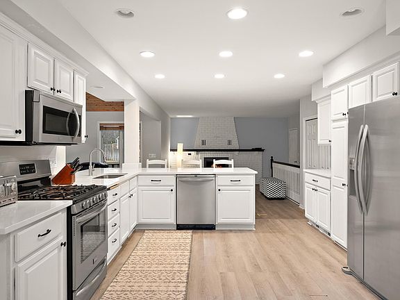 2nd image of 7493 Berkshire Way