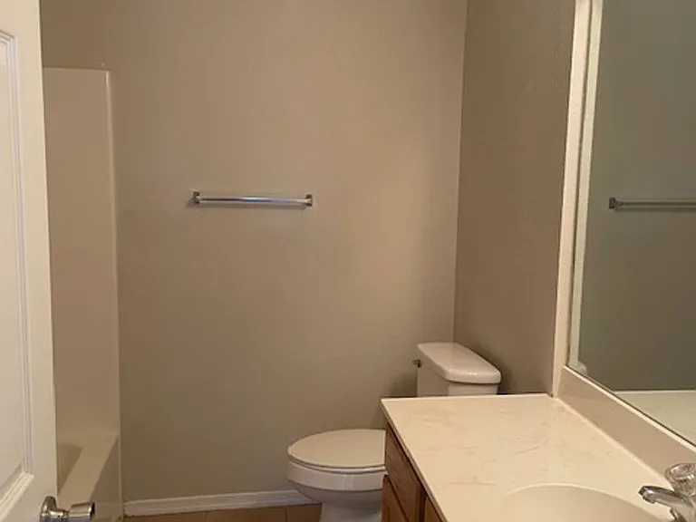 2429 Lorine Dr — Photo 5