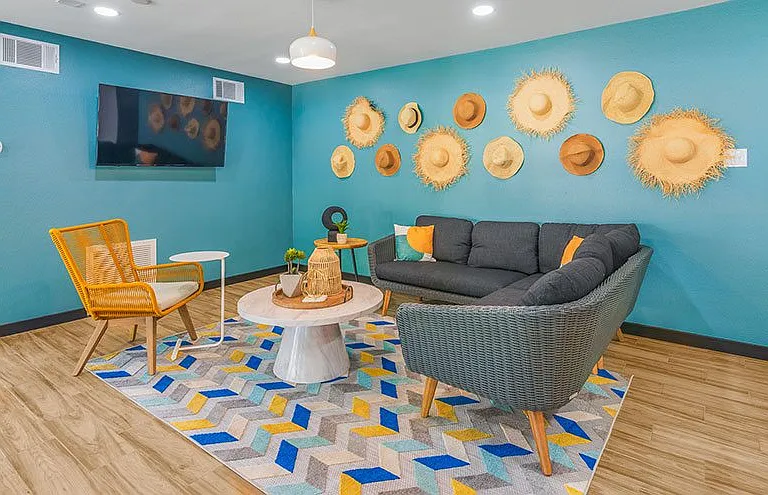 Mateo Apartment Homes — Photo 12