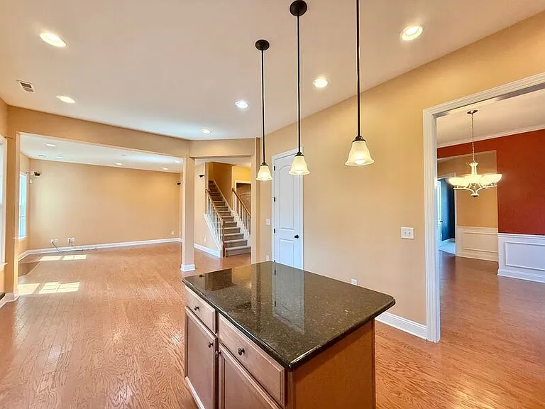 1140 Litchborough Way — Photo 10