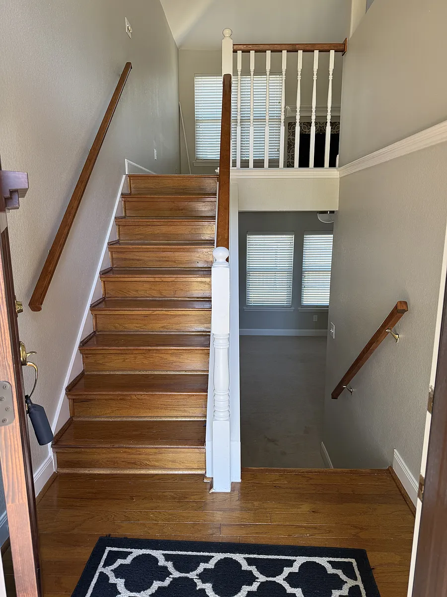 Building Photo - 638 Saint Andrews Pl