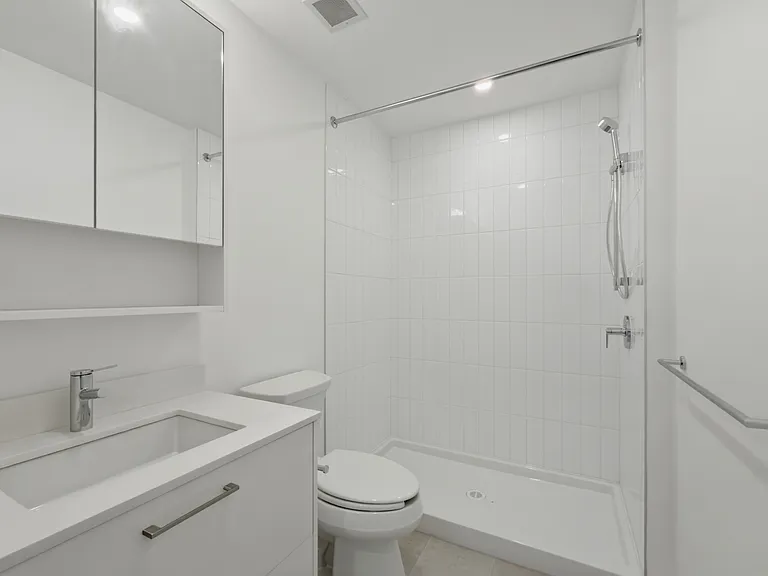 2511 Carolina St — Photo 77