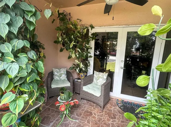 13707 Kendale Lakes Cir APT 110, Miami, FL 33183
