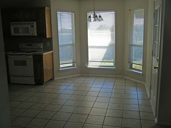 4th image of 3012 Dove Valley Ln