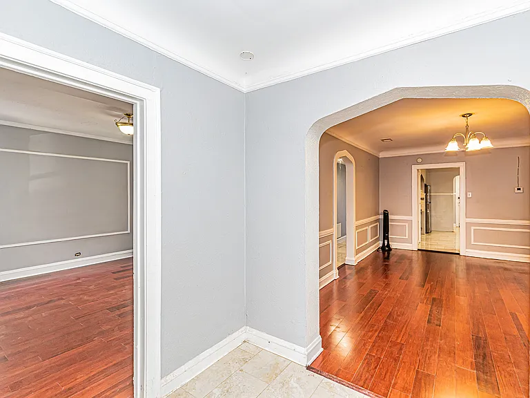 6323 N Francisco Ave #2 — Photo 5