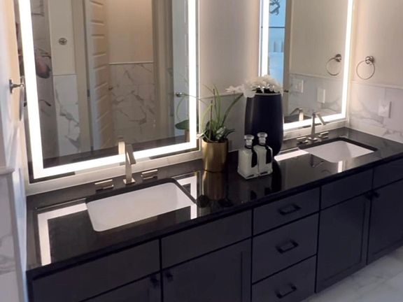3rd image of 3370 Oak Grove Ave Penthouse 1
