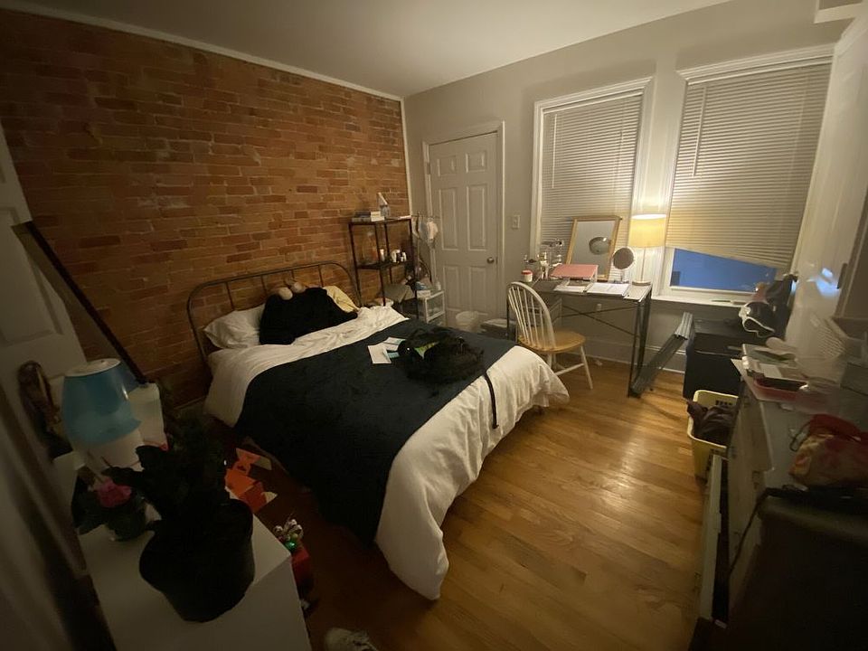 1st image of 23 Aspinwall Ave APT 02