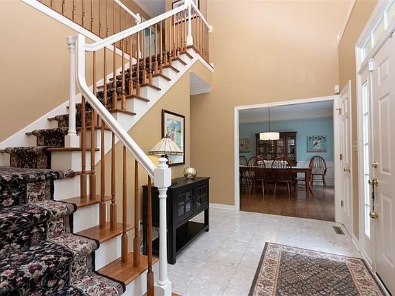 3rd image of 6758 Saint Regis Blvd