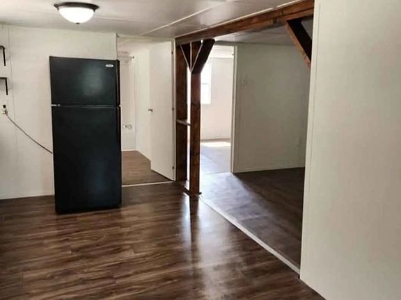3rd image of 121 NW Magic Ct