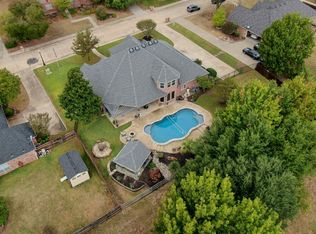 106 Country Ridge Ct, Red Oak, TX 75154