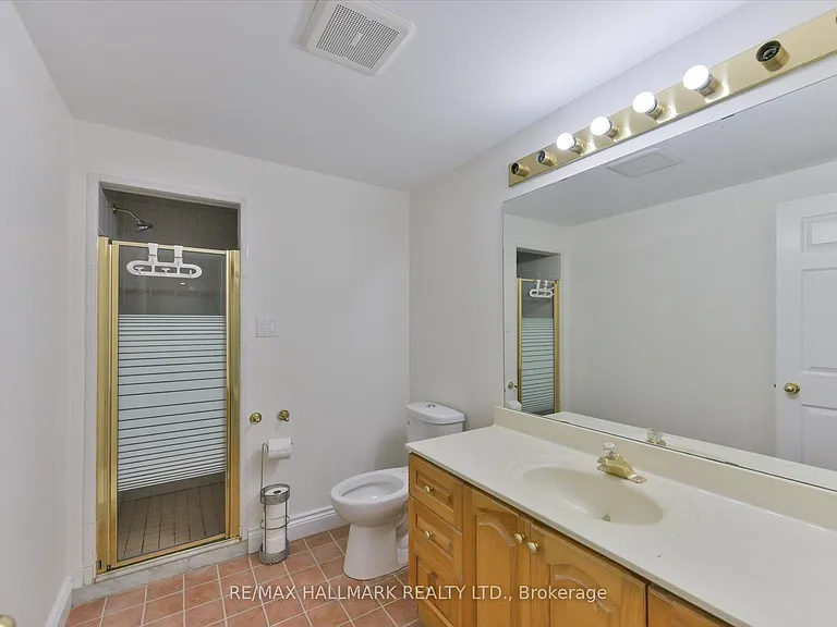 13918 Leslie St E — Photo 34