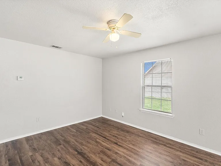404 Kings Way Dr #A — Photo 8