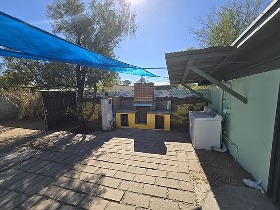 4th image of 2932 N Estrella Ave #B