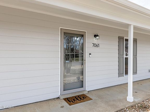 3rd image of 7061 Dunbarton Dr