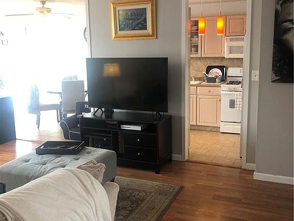 5th image of 1966 Newbold Ave APT 403