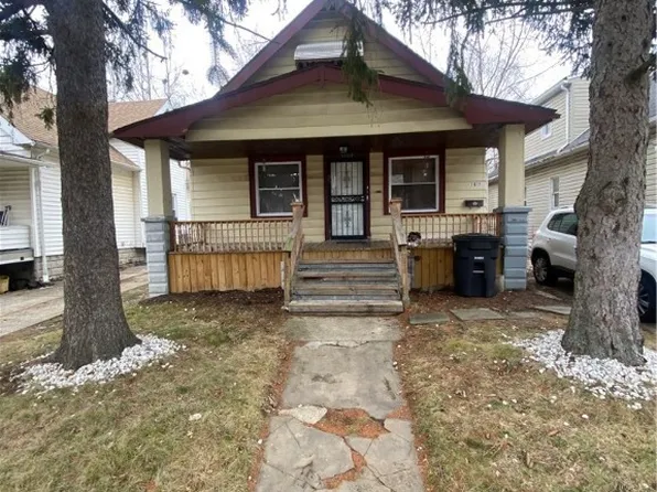 11017 Dove Ave, Cleveland, OH 44105