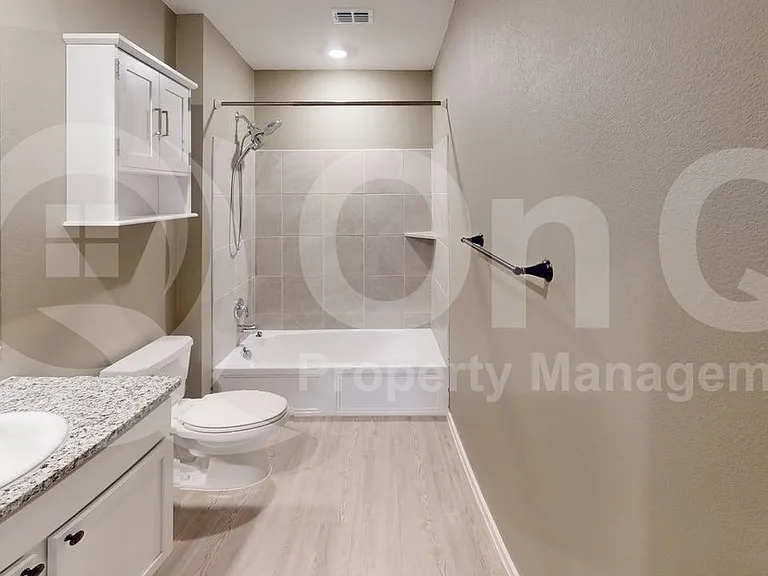 209 Adelina Dr — Photo 7