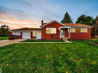 29669 Utica Rd, Roseville, MI 48066