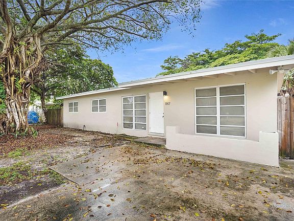 4th image of 1147 NW 16th Way