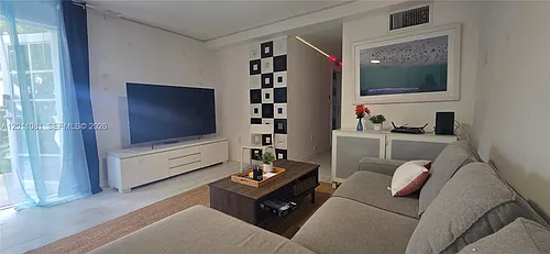 846 Michigan Ave #101 Photo 1