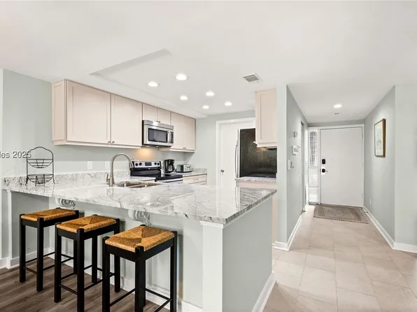21 S Forest Beach Dr APT 220, Hilton Head Island, SC 29928