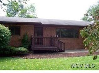150 Pine St, Williamstown, WV 26187