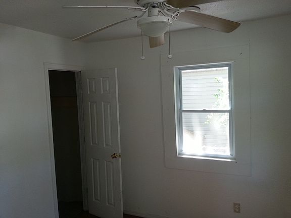 5th image of 148 Lakeside Ave