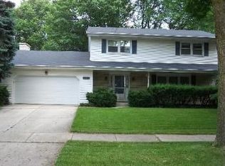 320 Richard Rd, Naperville, IL 60540