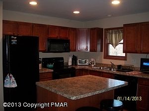 3rd image of 232 Sandlewood Dr