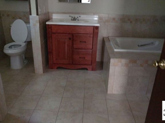 5th image of 603 Dye St