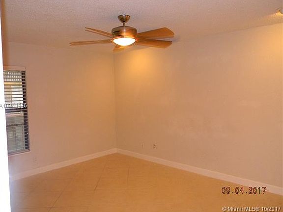 5th image of 430 Commodore Dr APT 218