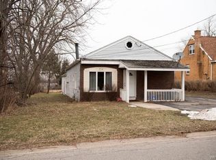 274 Lakeview Ave, Orchard Park, NY 14127