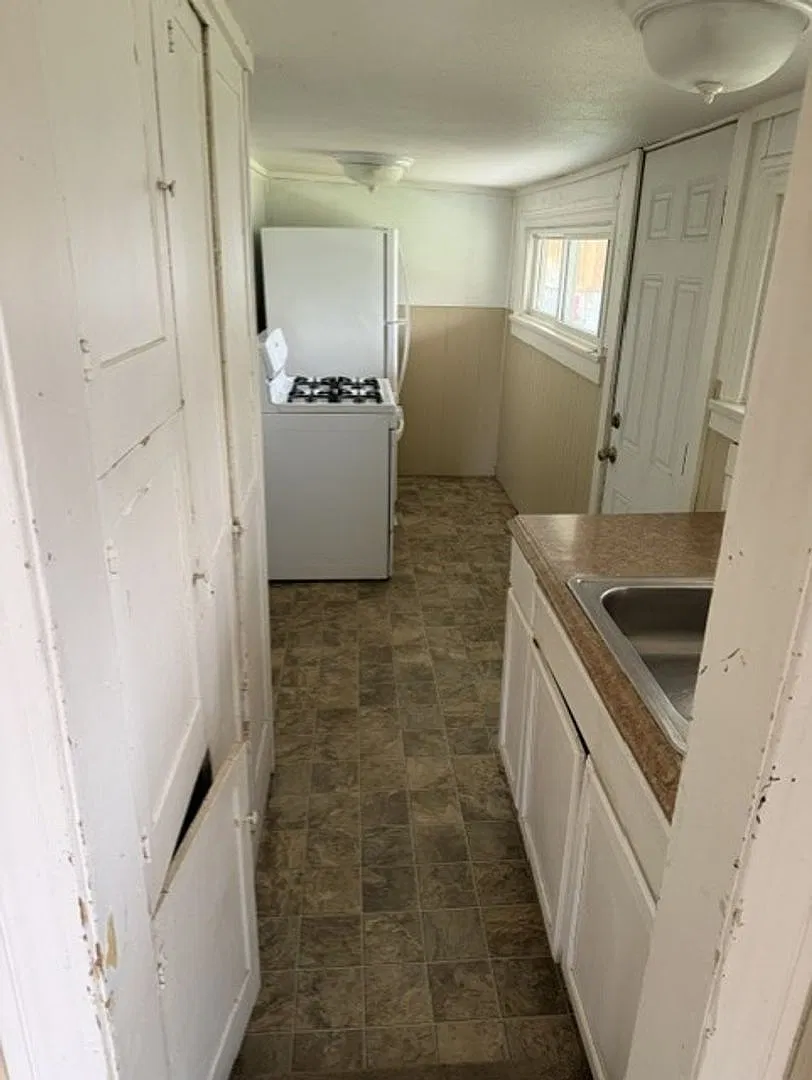 1 bed, 1 bath house centrally located — Photo 2