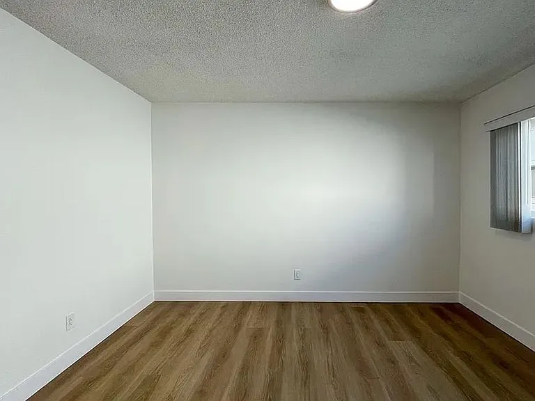 3505 Emerald St — Photo 34