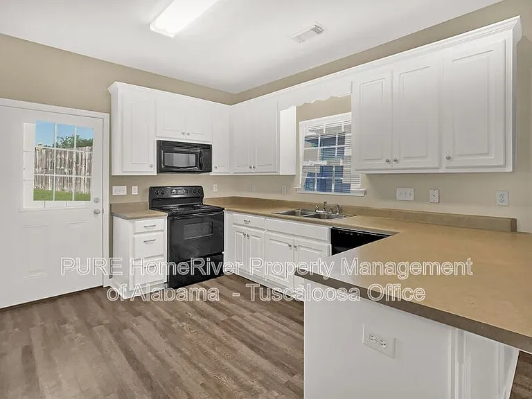 9750 Moonlight Dr — Photo 5