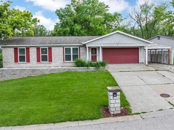 1308 Belleau Lake Dr, O'Fallon, MO 63366
