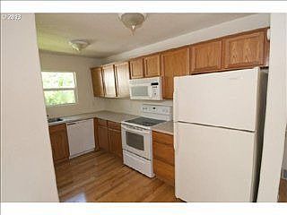 5th image of 8611 N Drummond Ave