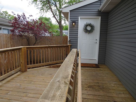 2nd image of 35681 Oakwood Ave
