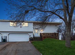 1746 Woodgate Ln, Eagan, MN 55122