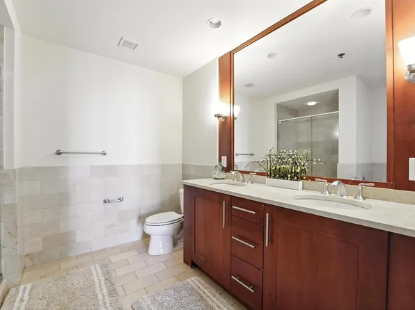 1025 Maxwell Lane image 17 of 33