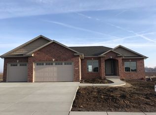 1205 Lightstone Ct, Sherman, IL 62684