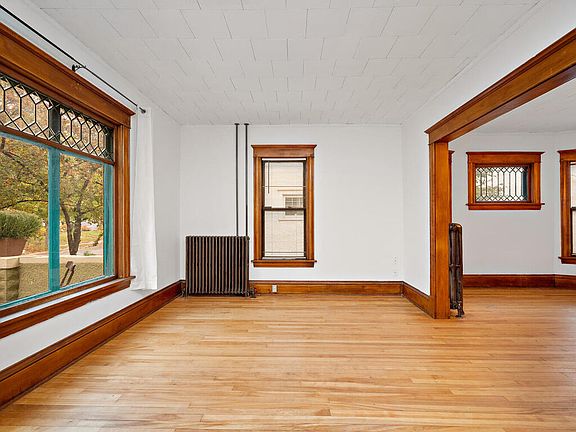 5th image of 1415 17th Ave N #1