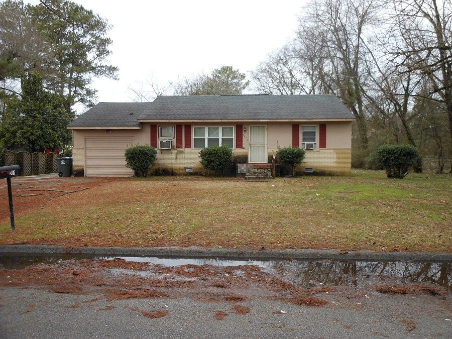 1st image of 907 N Parkdale Ave