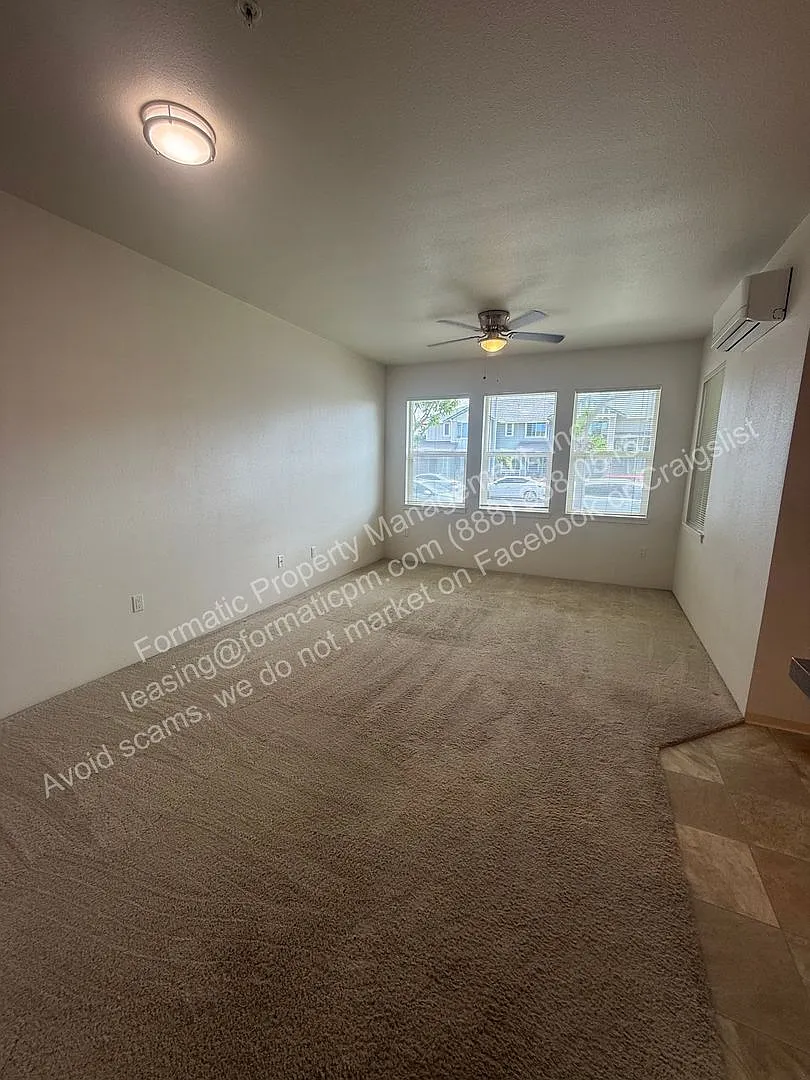 2 bed, 2.5 bath, 1324 sqft, $3,395 — Photo 3