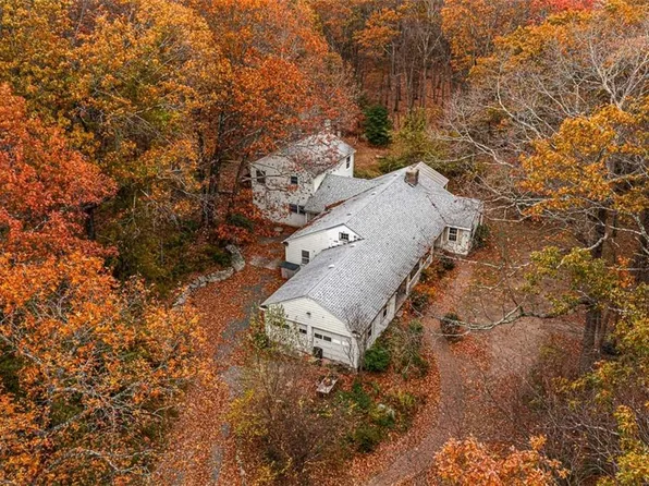 101 Cobble Hill Rd, Lincoln, RI 02865