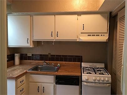 2nd image of 585 E Parkway S APT 6
