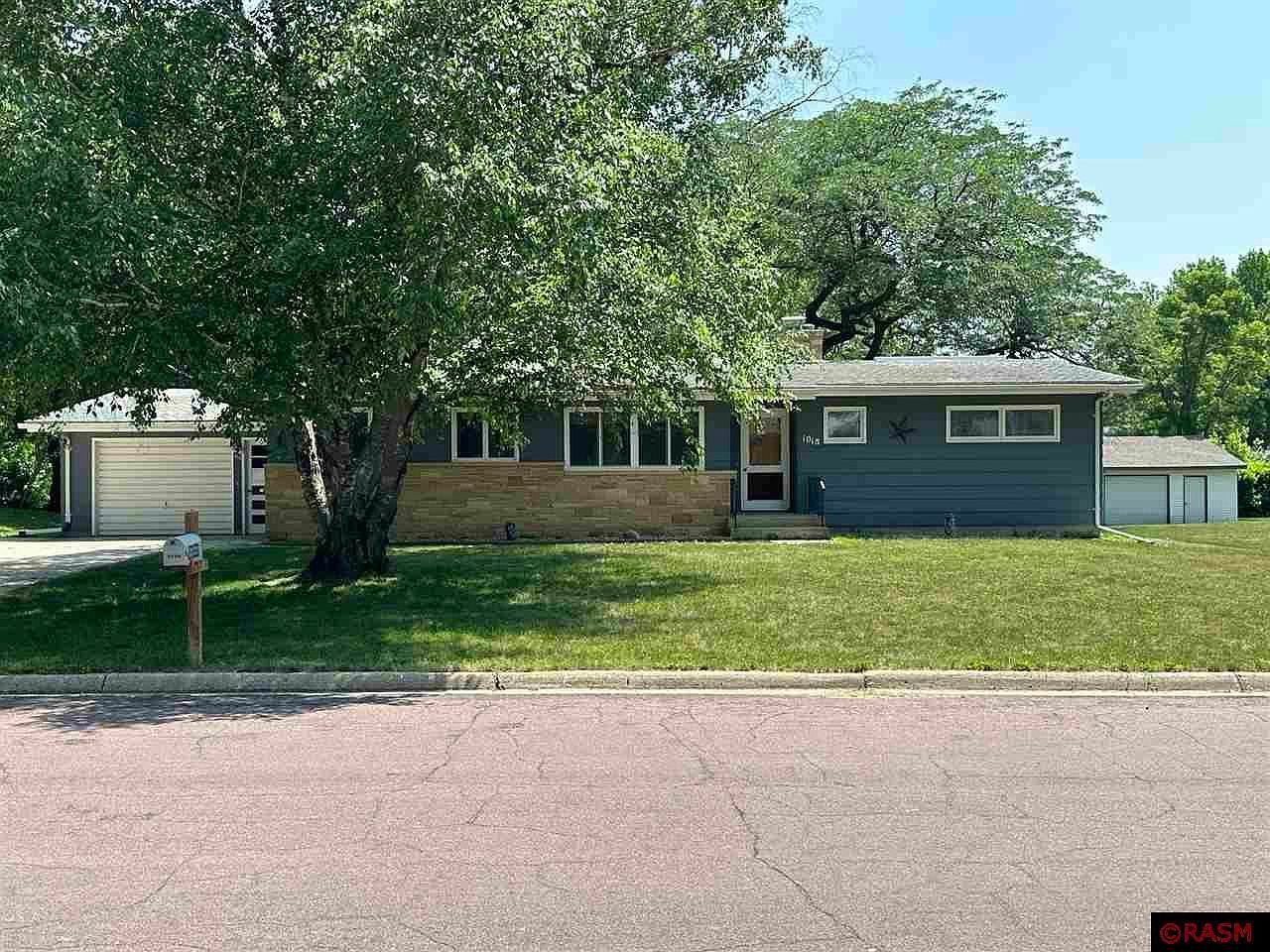1018 3rd St N, Saint James, MN 56081 Zillow