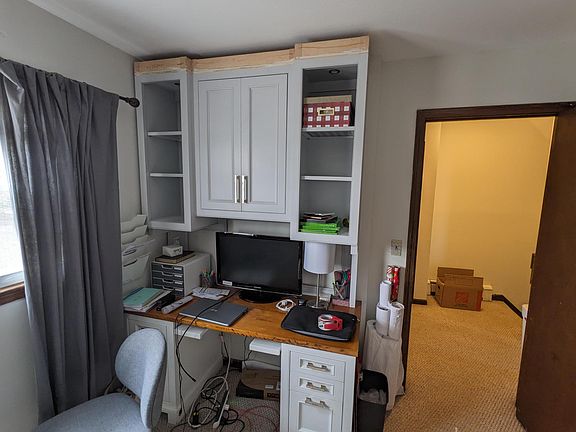 3rd image of 31 Bassett St #31