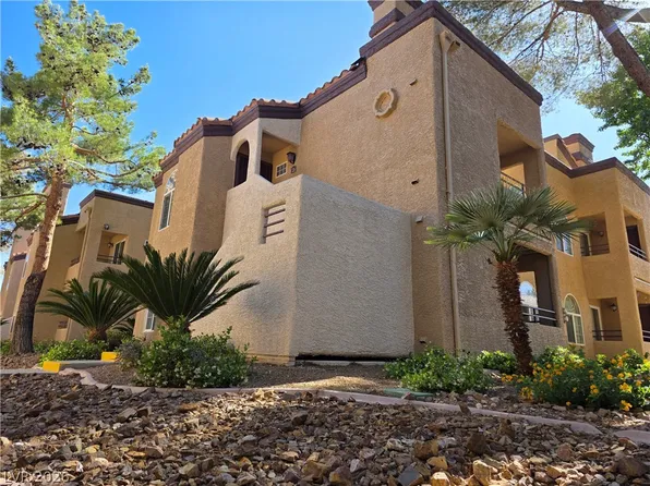 9325 W Desert Inn Rd APT 226, Las Vegas, NV 89117